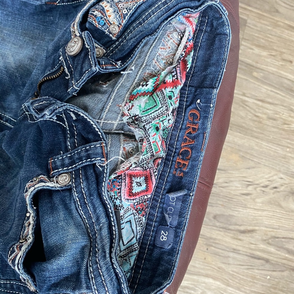 Grace - Picture 3 of 3